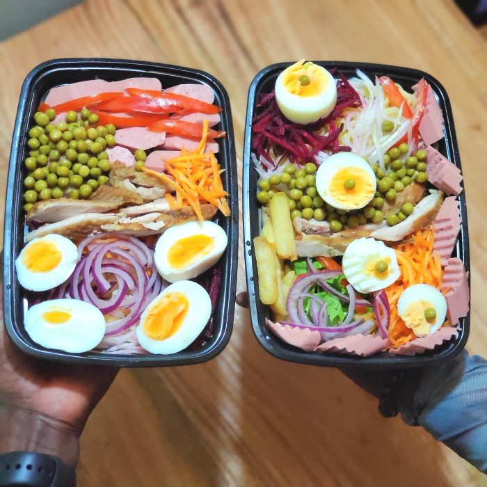 Laitue + petits pois + viande + oeuf + saucisse + pomme de terre + légumes (1500f)