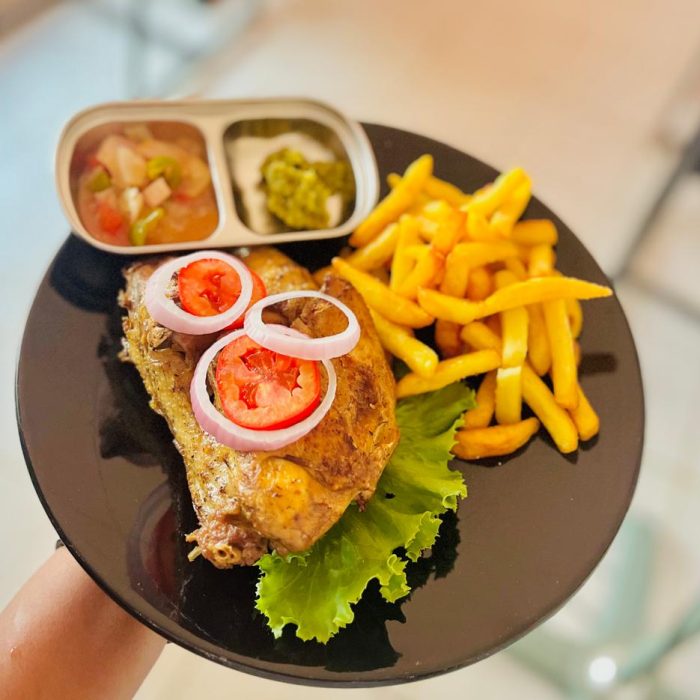 Pommes frites + Aloco + Poulet (3000f)